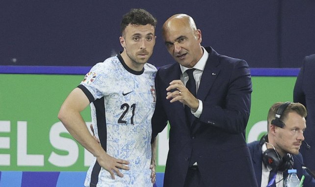 Diogo Jota et Roberto Martinez