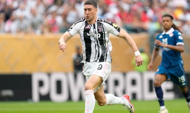 L’AC Milan n’abandonne pas la piste Dušan Vlahović malgré Victor Boniface