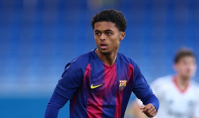 Le fils de Patrick Kluivert prolonge au FC Barcelone