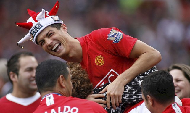 Cristiano Ronaldo célèbre la Premier League 2009 remportée avec MU