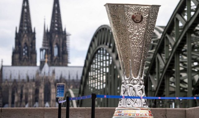 Le trophée de la Ligue Europa attend son vainqueur à Cologne