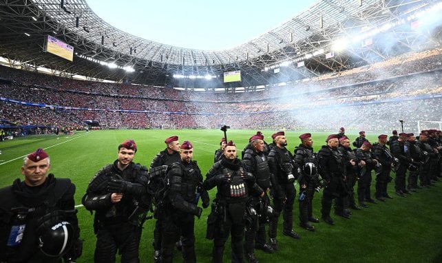 Attentat déjoué, actes de vandalisme…  ça a aussi dégénéré dans les rues de Budapest après PSG - Arsenal