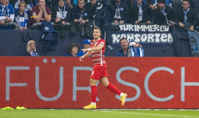 Ermedin Demirovic deux fois buteur face à Schalke 04