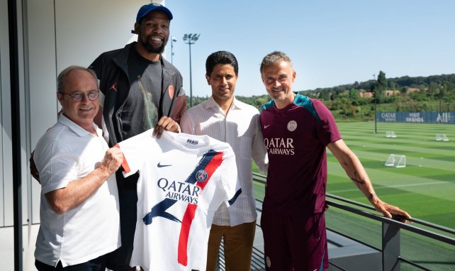 Kevin Durant, avec Luis Enrique et le PSG