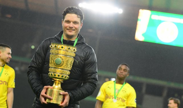 Edin Terzic soulève le trophée de DFB-Pokal