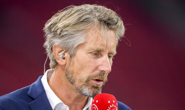 Ajax : Edwin van der Sar menacé par quatre supporters 