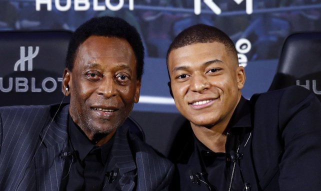 Pelé et Kylian Mbappé à Paris en 2019