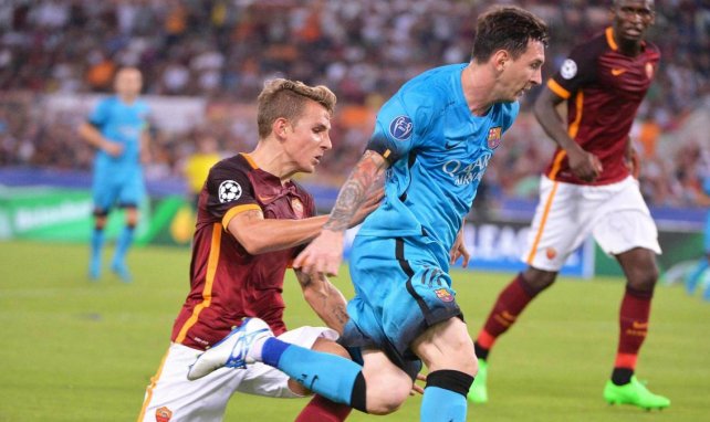 Lucas Digne tente d'arrêter l'inarrêtable Lionel Messi