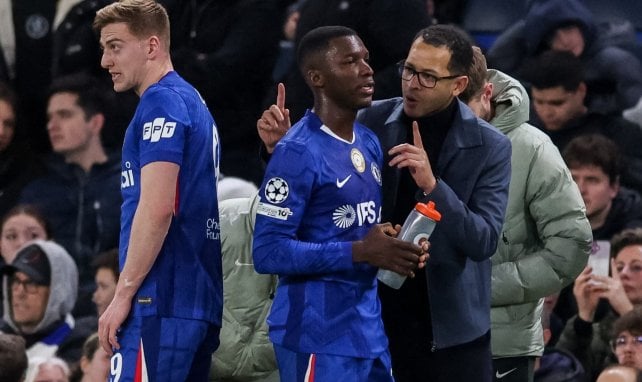 Chelsea : Liam Rosenior en pleine tempête !