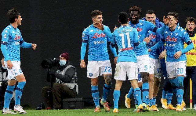 Tiémoué Bakayoko célèbre son but contre l'Udinese avec ses coéquipiers