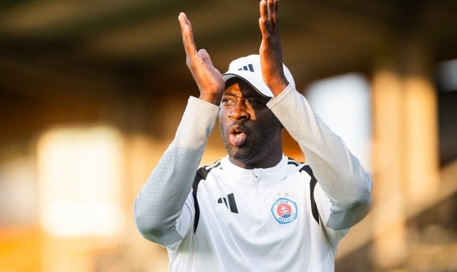 Slovan Bratislava : les débuts incroyables de Yaya Touré comme entraîneur