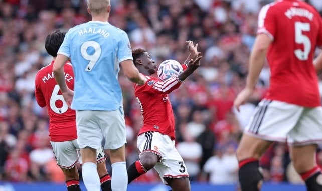 Premier League : à dix contre onze pendant près de 70 minutes, Man City s’offre Man United à Old Trafford