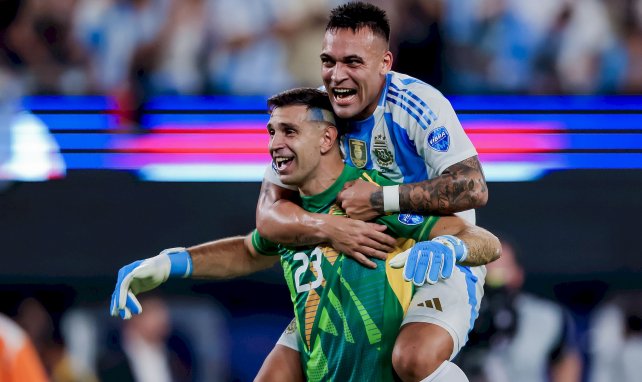 Lautaro Martinez et Emiliano Martinez avec l'Argentine