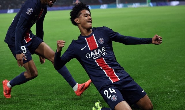 Senny Mayulu avec le PSG