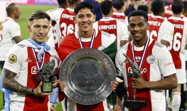 Lisandro Martinez (au centre) champion d'Eredevise avec l'Ajax Amsterdam