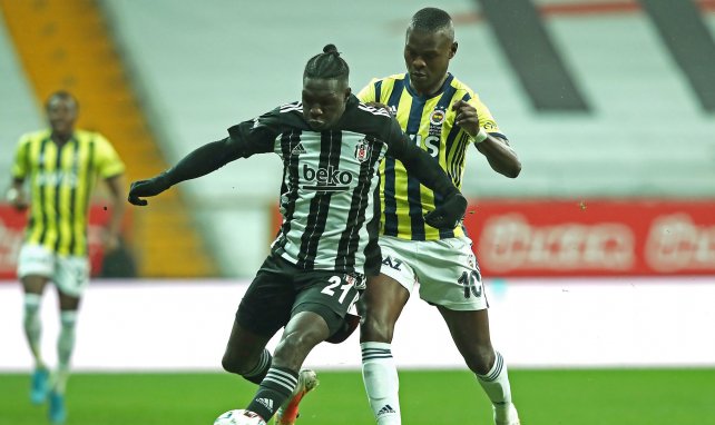 Fabrice N'Sakala lors d'un match contre Fenerbahçe