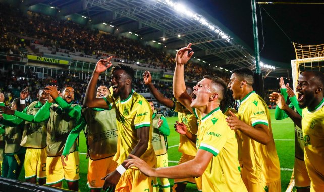 Les joueurs du FC Nantes célèbrent leur victoire face à l'Olympiacos en Ligue Europa