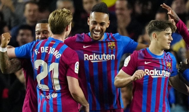 Los jugadores del FC Barcelona festejan uno de sus goles en el Camp Nou