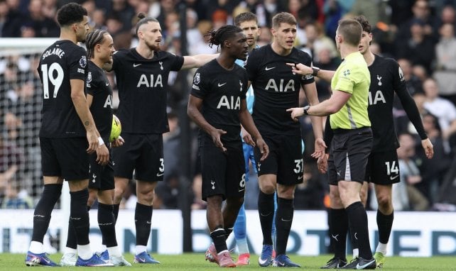 Tottenham suspend trois supporters à vie pour des saluts nazis