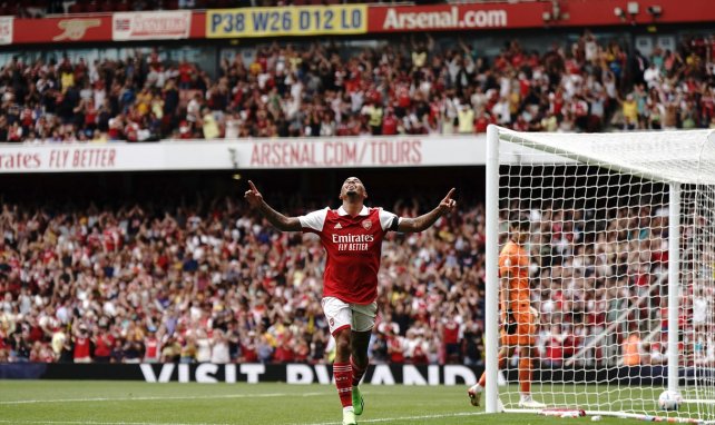 Gabriel Jesus célèbre avec Arsenal contre Séville, à l'Emirates Cup
