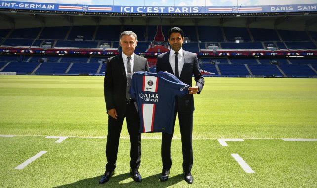 Christophe Galtier et Nasser Al-Khelaïfi lors de la présentation du nouveau coach parisien (crédit photo : PSG)