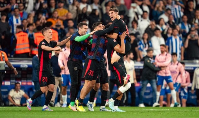 Gavi et les joueurs du Barça célèbrent leur titre