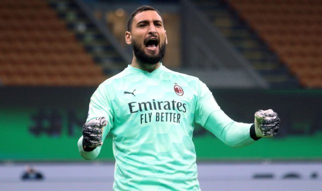 Gianluigi Donnarumma avec le maillot de l'AC Milan