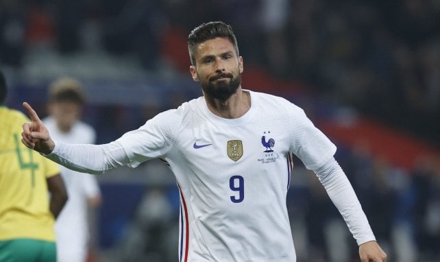 Olivier Giroud célèbre un but en EdF