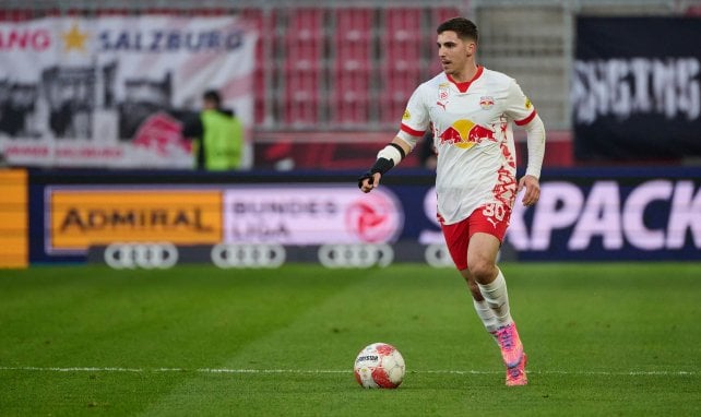Oscar Gloukh avec le RB Salzbourg