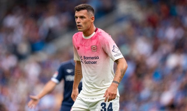 Granit Xhaka avec le Bayer Leverkusen