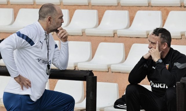 Franck Haise et Igor Tudor en discussion lors d'un stage à Marbella, en Espagne