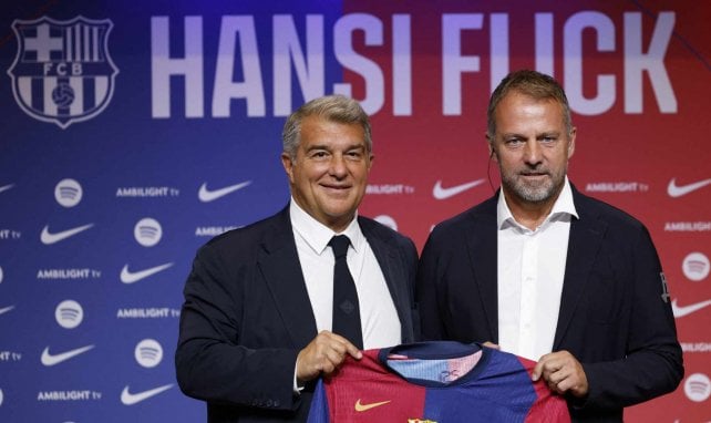 Joan Laporta et Hansi Flick lors de la présentation de l'entraineur allemand