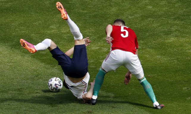 Début de match musclé entre la Hongrie et la France.
