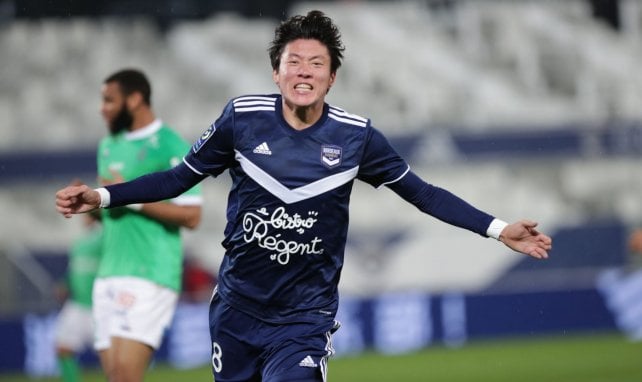 Ui-jo Hwang contre l'AS Saint-Etienne lors de la saison 2020/21