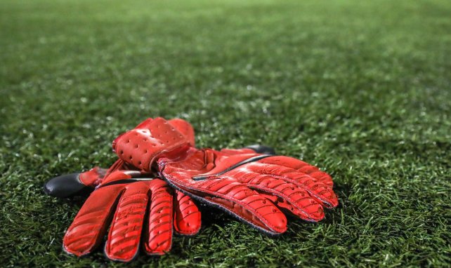 des gants de foot lors d'un entrainement de football