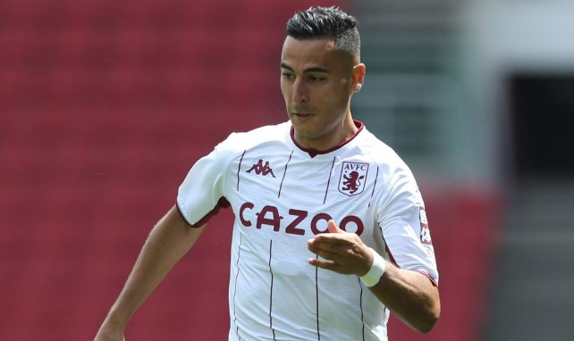 Anwar El Ghazi sous les couleurs d'Aston Villa