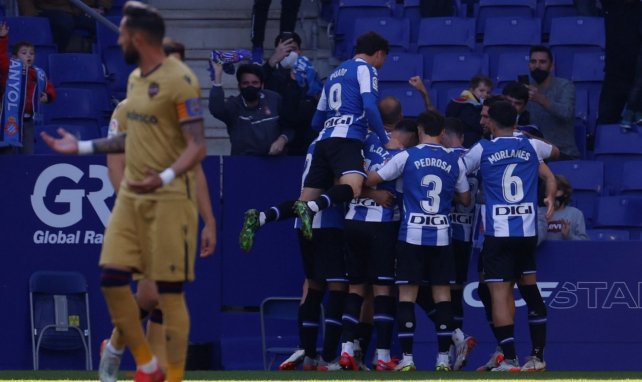Les joueurs de l'Espanyol célèbrent leur but face à Levante