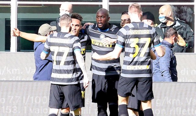 Romelu Lukaku félicité par ses coéquipiers de l'Inter face au Genoa