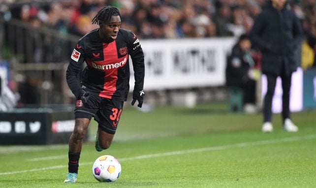 Jeremie Frimpong en action avec Leverkusen. 