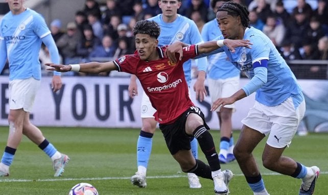 Qui est JJ Gabriel, la pépite de Manchester United qui fait rêver le PSG