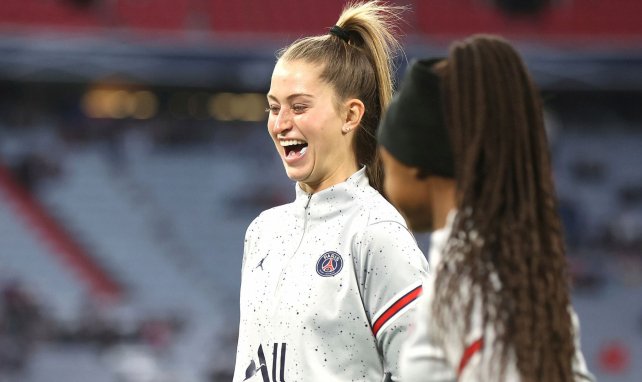 Jordyn Huitema avec le PSG avant un match 