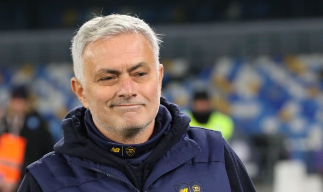 José Mourinho a le sourire sur le banc de l'AS Rome