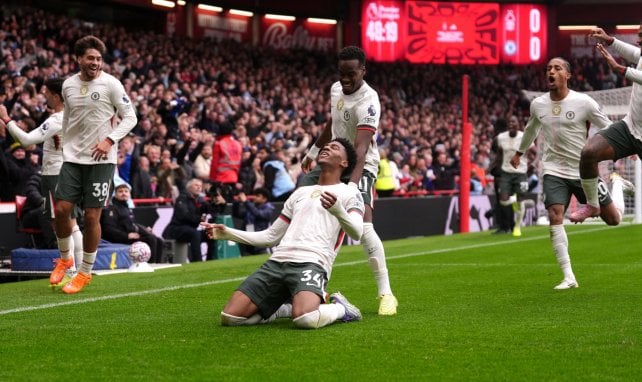 PL : l’étonnante scène des joueurs de Chelsea qui ont encerclé l’arbitre