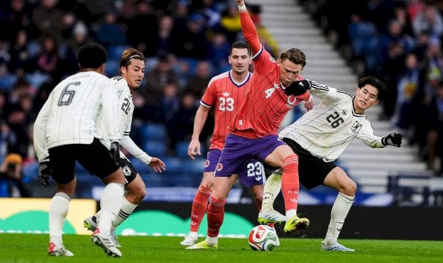 Pays-Bas - Japon : les compositions officielles