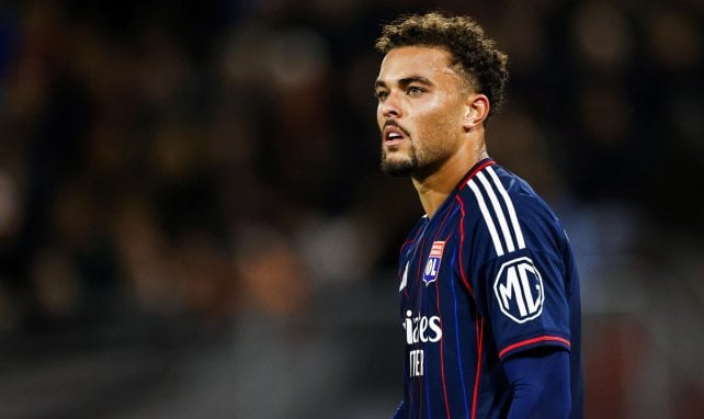 OL : Paulo Fonseca tape du poing sur la table pour Ruben Kluivert