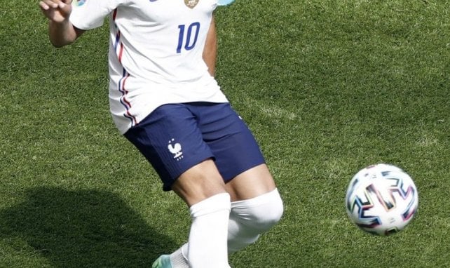 Kylian Mbappé avec sa paire de Nike Mercurial