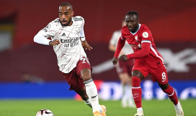 Alexandre Lacazette ici face à Keita