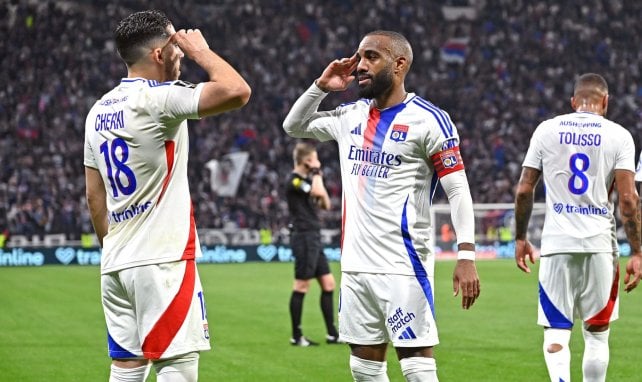 Alexandre Lacazette avec Rayan Cherki