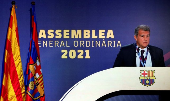Le président du FCB Joan Laporta pendant l'Assemblée générale du 23 octobre 2021