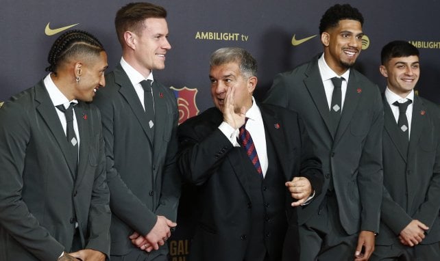 Joan Laporta avec des joueurs du Barça